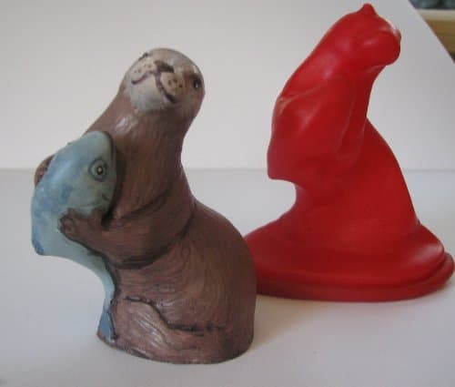 Latex Mould - Otter with Fish 100 mm