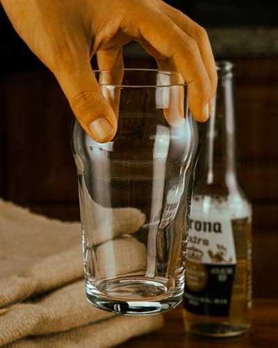 LUXU Classics Craft Prime Glass Unique Design Easy Stacking British Beer Pint Glasses (20 Oz) - Set of 4