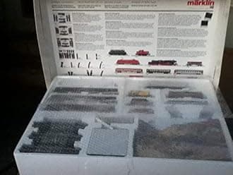 MARKLIN HO Digital Premium Starter 2 Trains Set 29855 with STEAM BR-18 and Electric E-40 LOCOMOTIVES W/Sounds+7 Cars+Large Oval C Tracks W/SWITCHES+DIG.TRANSF.110VOLT.+DIG.Controller+ACCES.+Catalog.