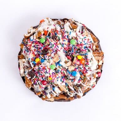 Chocolate Pretzel Pizza