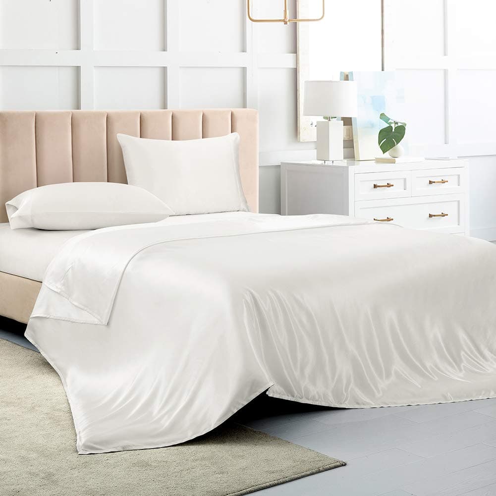 Satin Bed Sheets Twin Sheets, White Silk Sheets, 3 - Pieces Soft Bedding Set with 1 Deep Pocket Fitted Sheet,1 Flat Sheet,1 Pillowcase