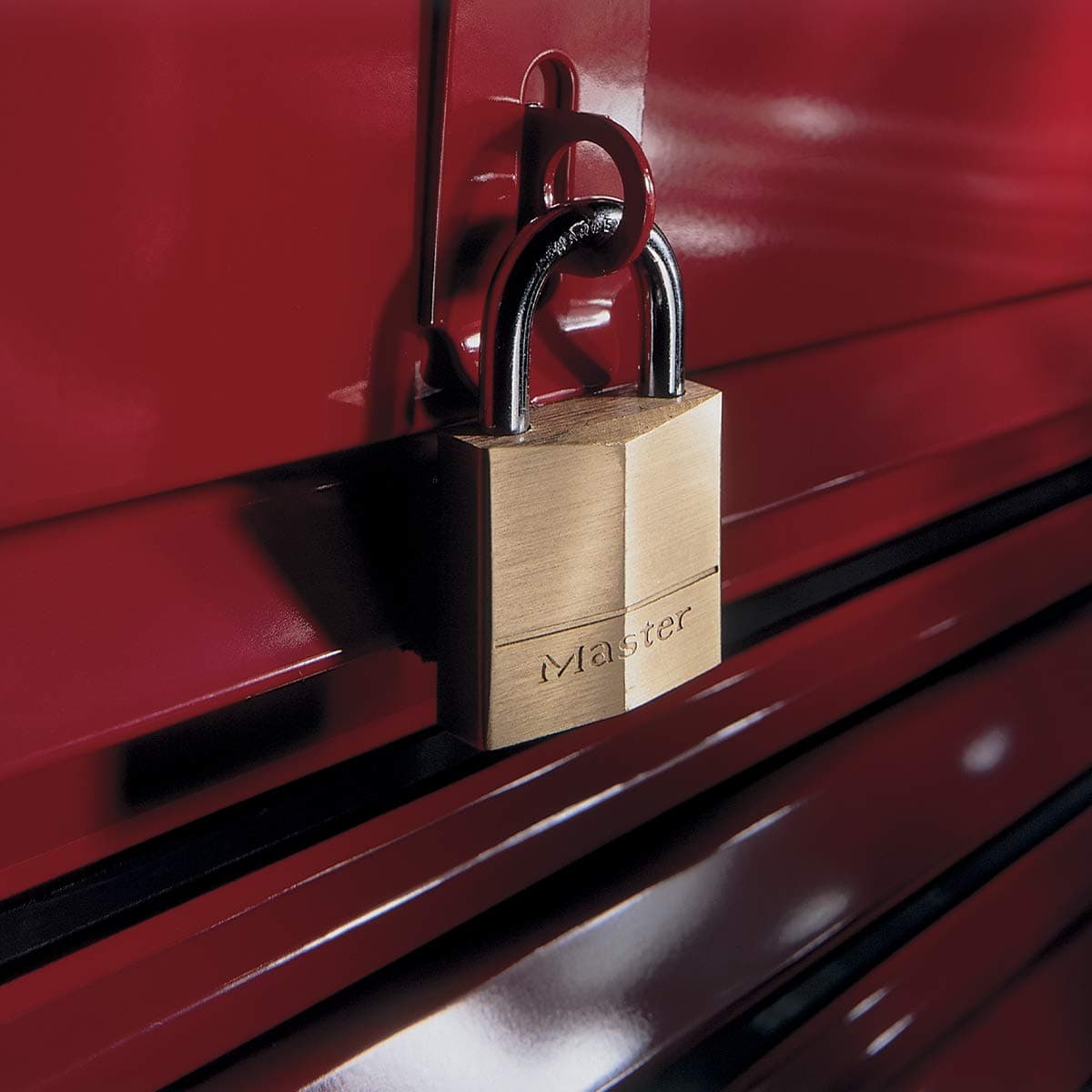 Master Lock 150EURD Brass Padlock with Keys, Gold, 6.8 x 5 x 1.5 cm