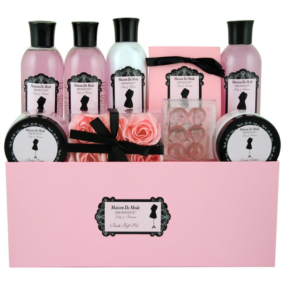 Gloss! Maison De Mode Bath Gift Basket - 19-Piece by Gloss!