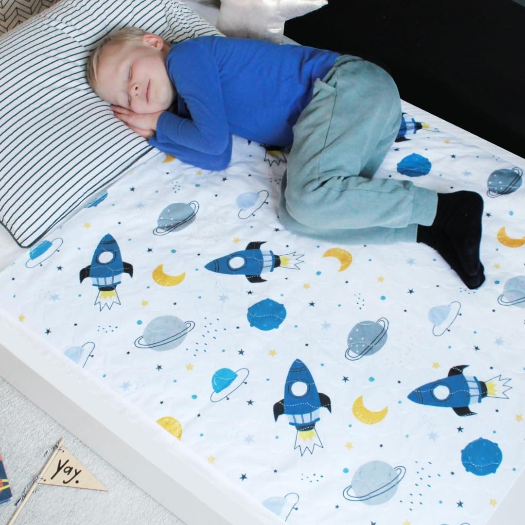 Hygge Sheets® Potty Training Bed Pads | 2Pack | 100% Waterproof | Bed Wetting Sheets for Single and Toddler Beds | Non Slip, Easy to Change at Night | Includes Free E-Book | UK Brand | Space