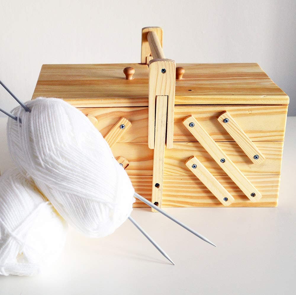 Classic Sewing Box with 5 Compartments