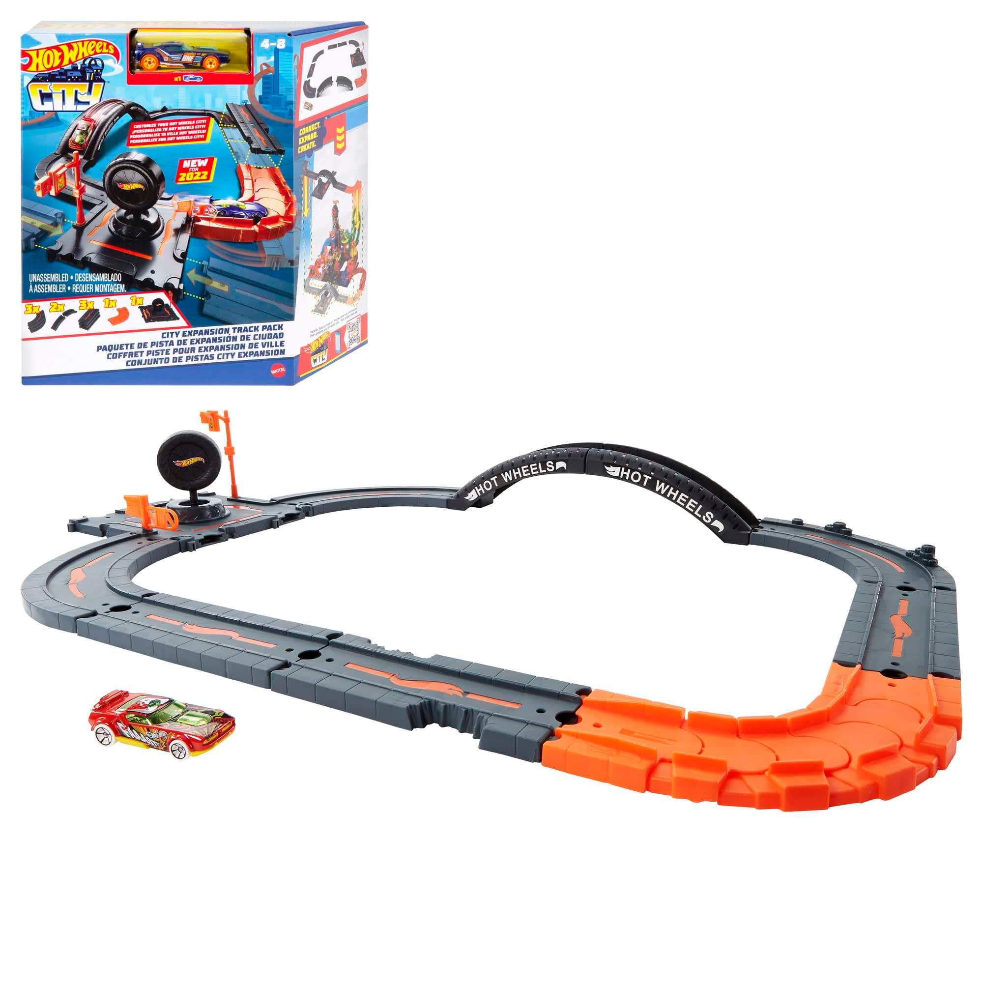 Hot Wheels City Track Pack, 10 Piece Set Includes Track Base & Various Track Pieces to Build a Cityscape, with 1 Hot Wheels Car, Connects to Other Sets, Gift for Kids 4 Years & Up