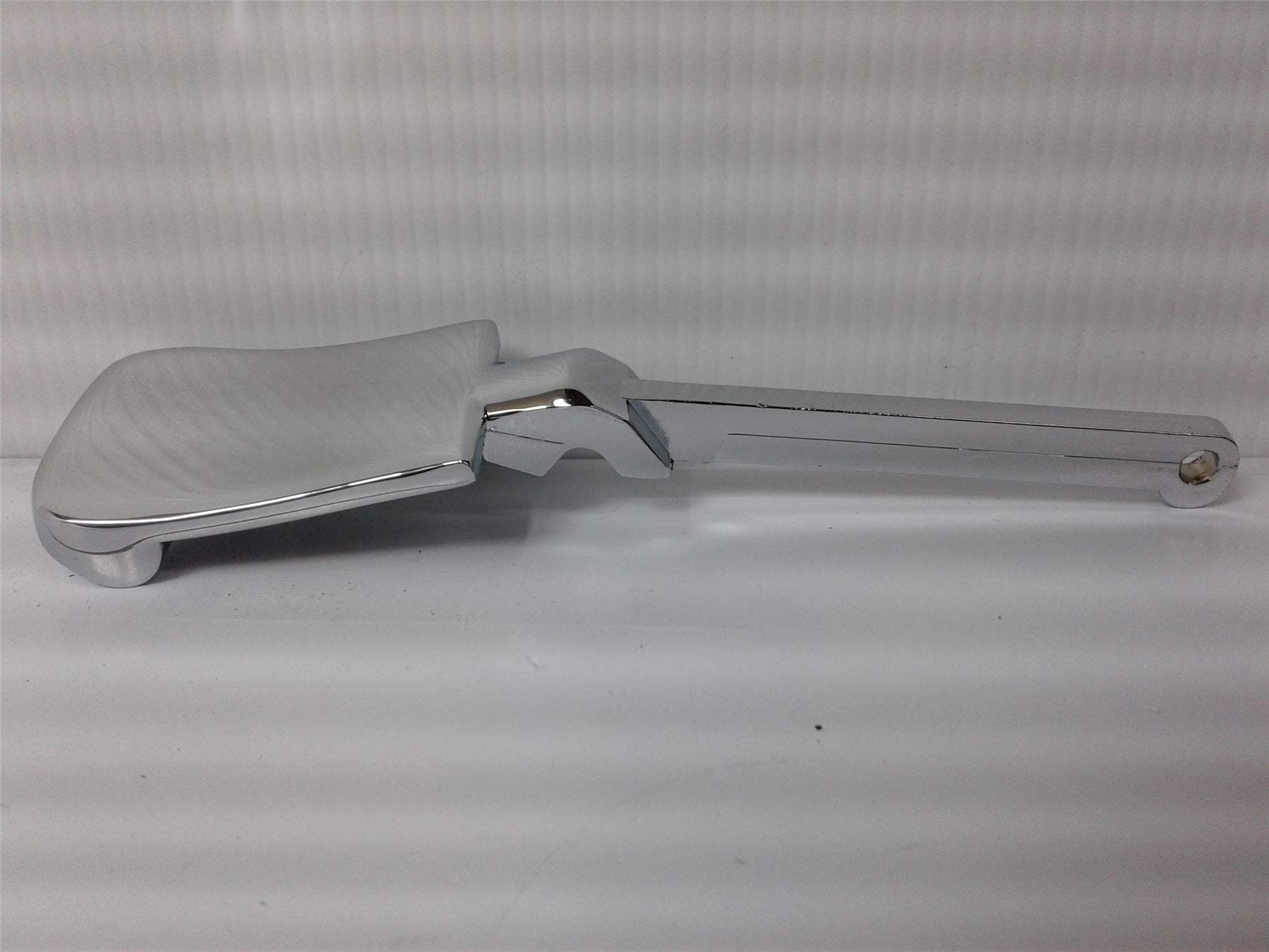 E8643AA Side Action Chrome Cistern Lever