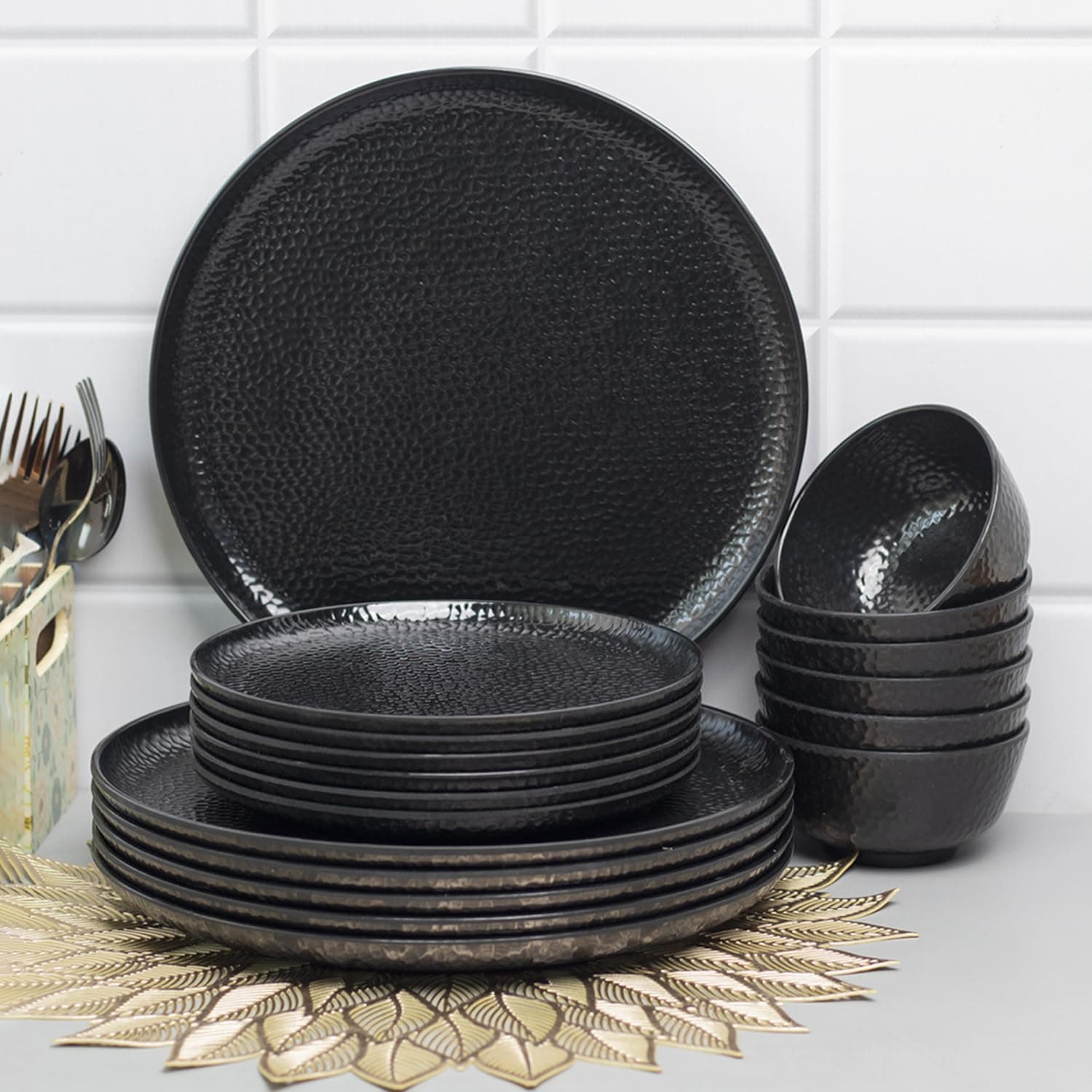 Market99 Black Melamine Dinner Set – 18 Pcs | 6 Full Plates, 6 Quarter Plates & 6 Bowls | Elegant Durable Tableware for Kitchen, Dining Table, Family Meals & Modern Home | Dishwasher-Safe