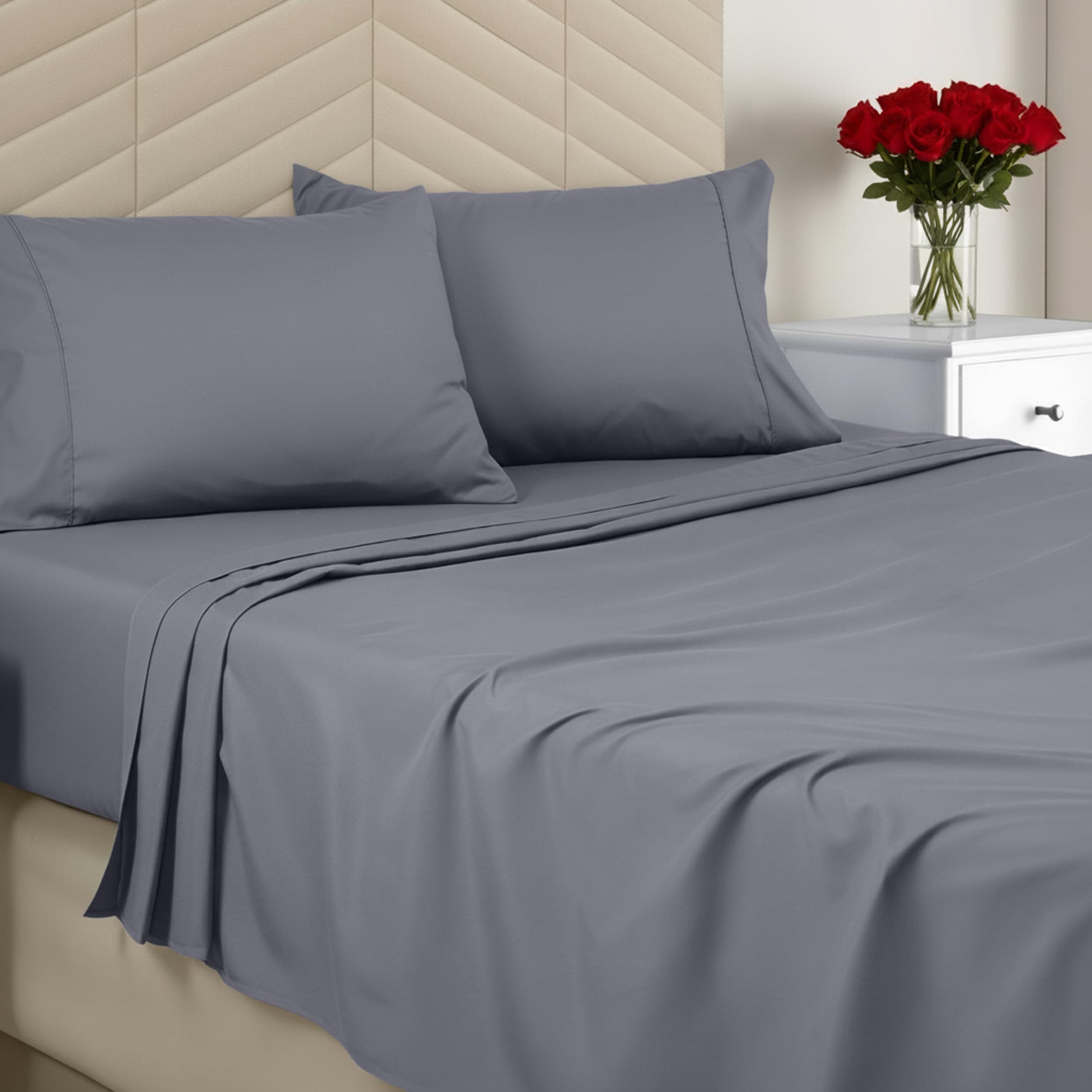 Utopia Bedding Queen Sheet Set – Brushed Microfiber – Ultra Soft Bed Sheets for Queen Size Bed Set – Deep Pocket, Wrinkle & Fade Resistant – Includes 1 Fitted, 1 Flat, 2 Pillowcases (Grey)