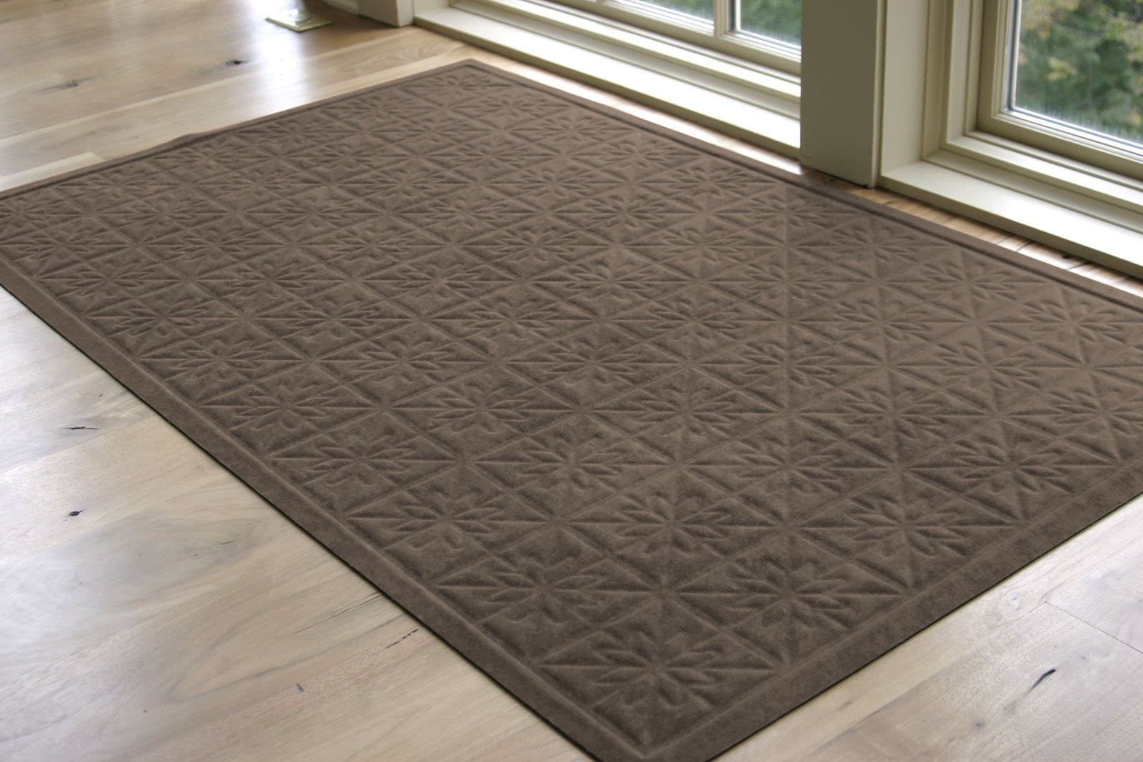Star Quilt Low-Profile Mat, 3 by 5-Feet, Chocolate