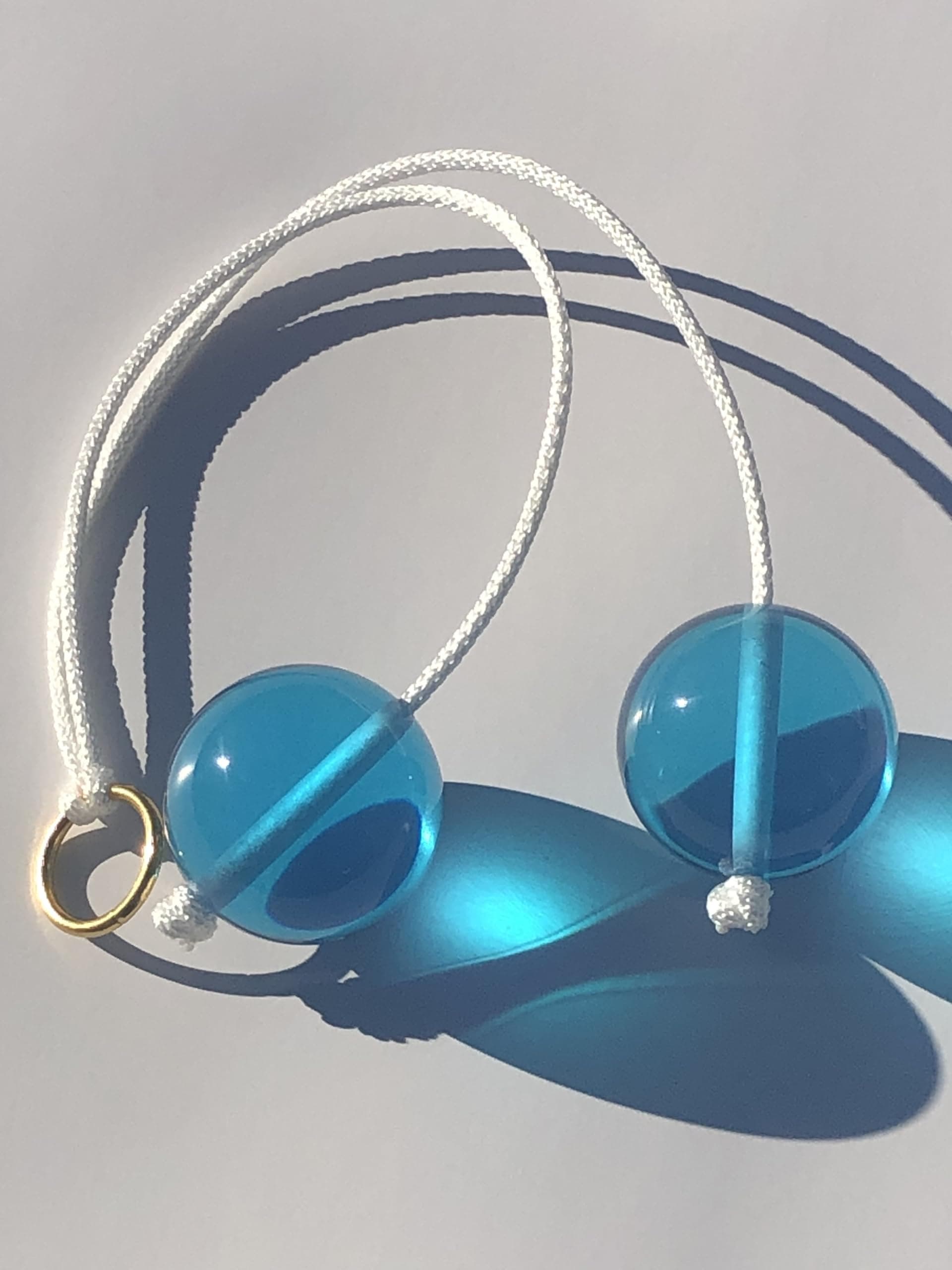 Ceyda Clackers Click Clacks Klackers Toy Acrylic Balls On a String Rope Popper Knockers Whackers Kabangers Whakkos Noise Maker Toy (Blue)