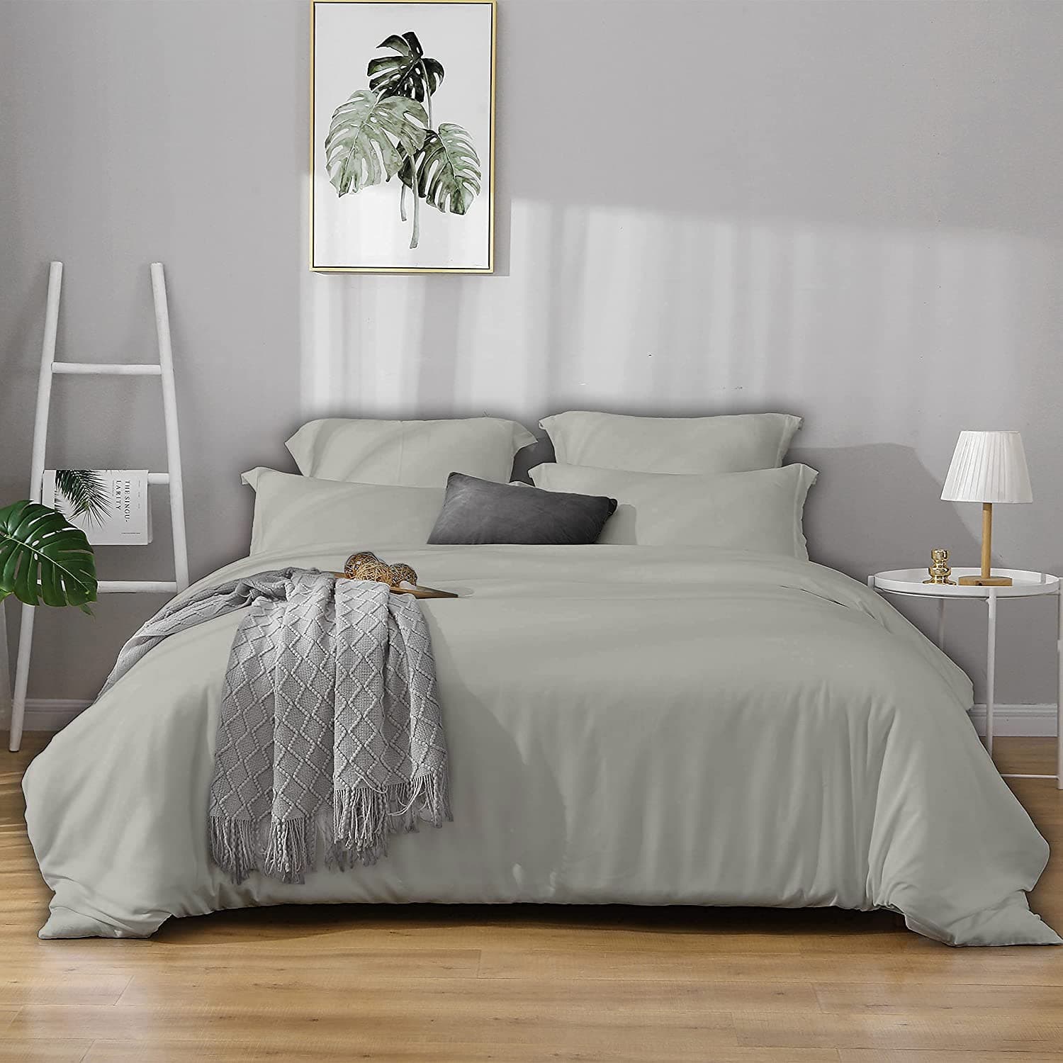 eBeddy Linens 800 Thread Count Ultra Silky Soft Egyptian Cotton Super King 98x108 Size 3-Pieces Duvet Cover Hidden Zipper Closer & Corner Ties Durable and Fade Resistant Silver Grey Solid