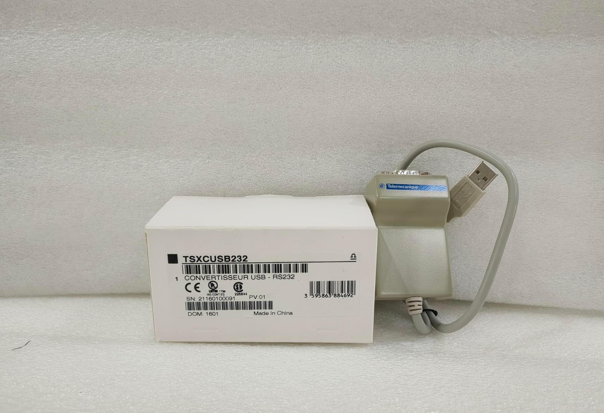 VEICHITSXCUSB232 , Modicon Quantum ,Connecting Cable of PC Terminal,for Unity Processor -0.4 m , with Packaging, Never Used, Fast delivery