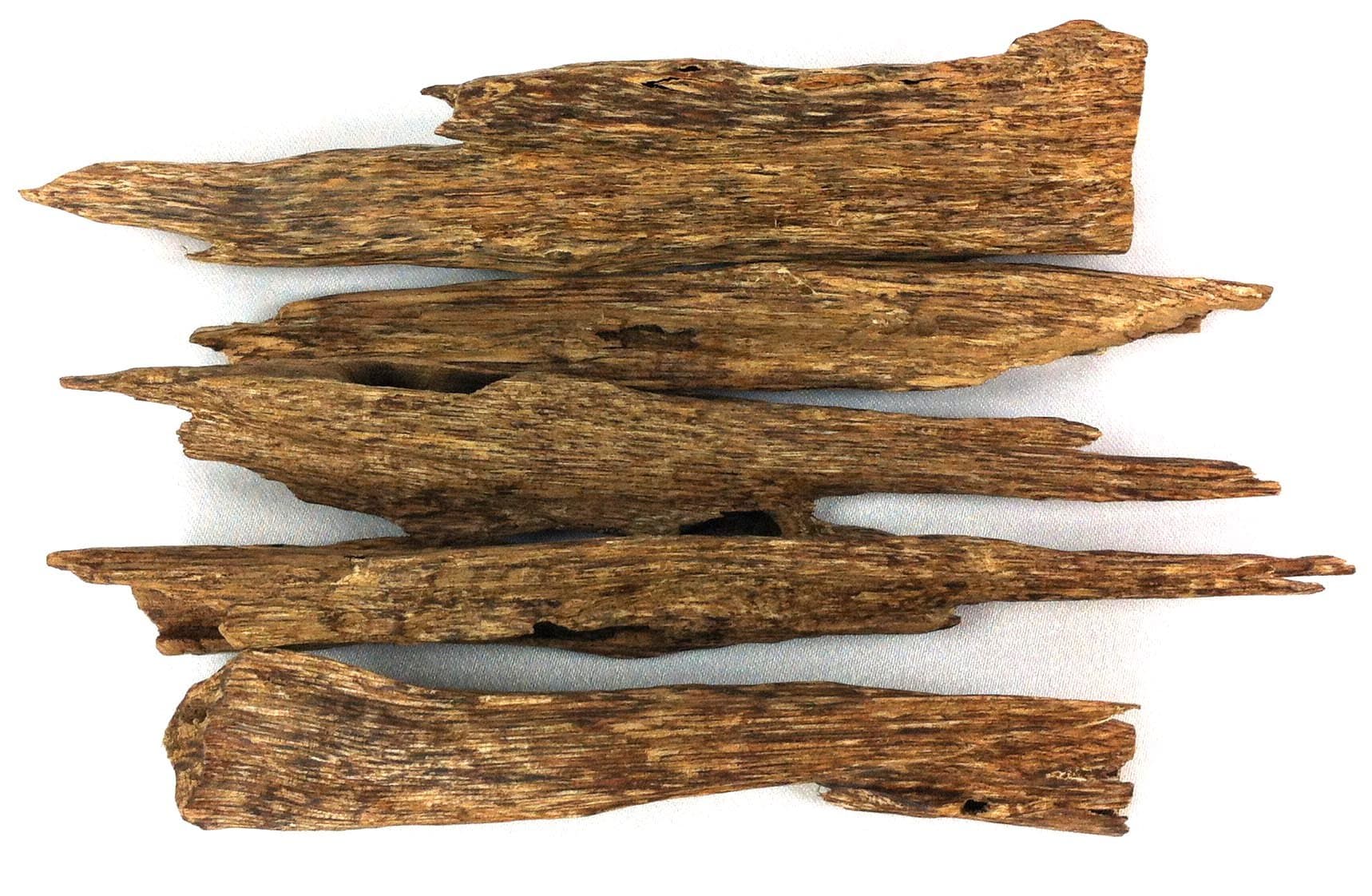 Agarwood Bark Chips by Mukhallat