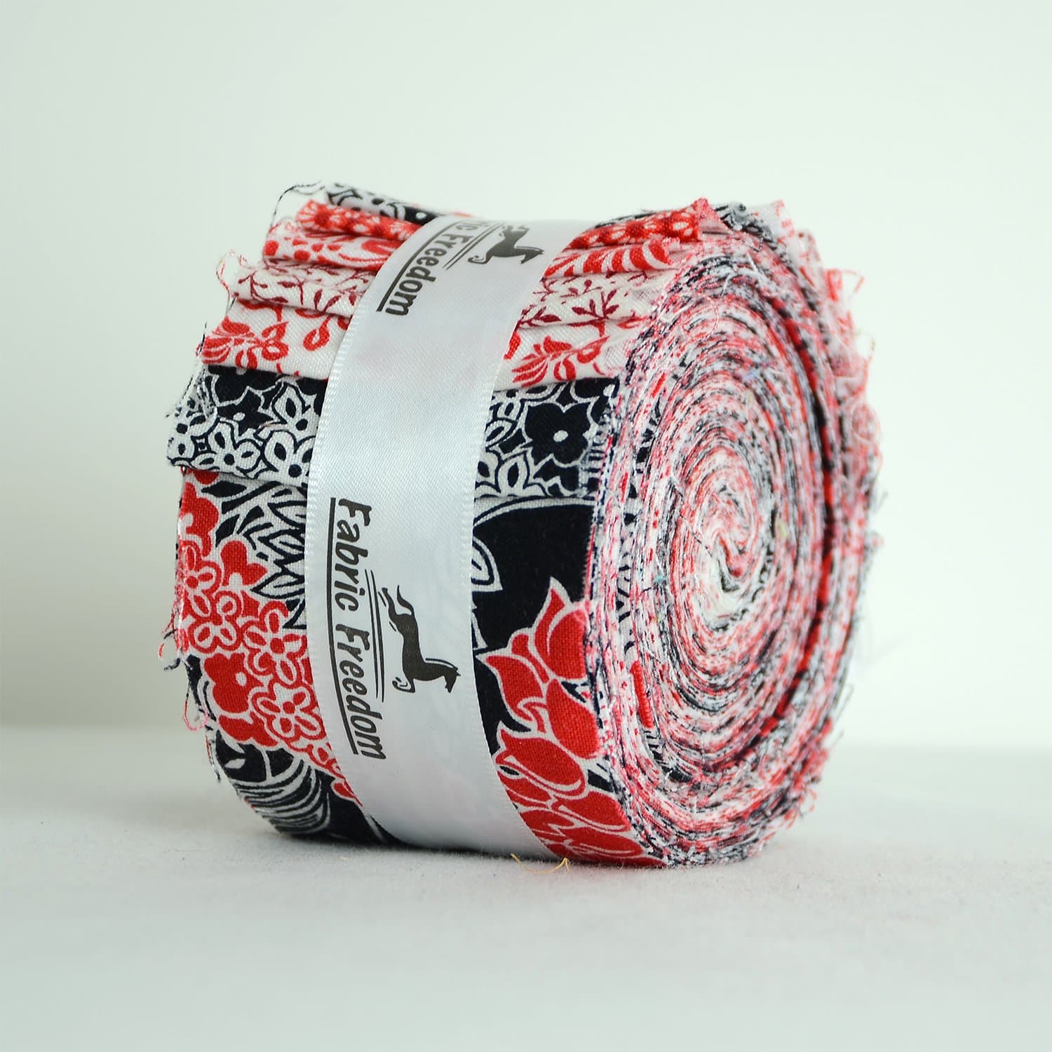 100% Cotton Jelly Rolls Fabric Material for Quilting, Patchwork, Crafts, Sewing Rudy Black Design by Fabric Freedom - Pack of 20 Strips (2.5 inch Width x 42 inch Length) - Approximately 1.25 Metres