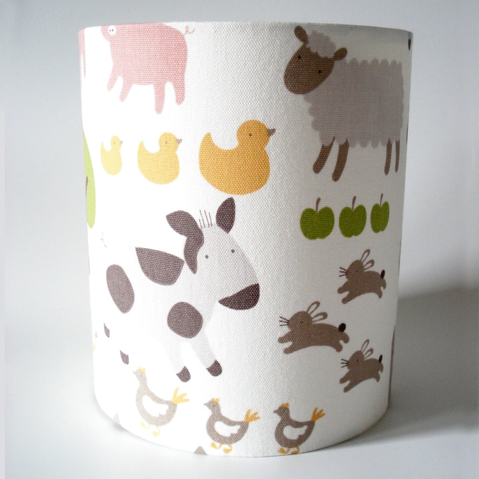 CHILDREN'S FARM ANIMAL FABRIC CEILING LIGHT SHADE MEDIUM