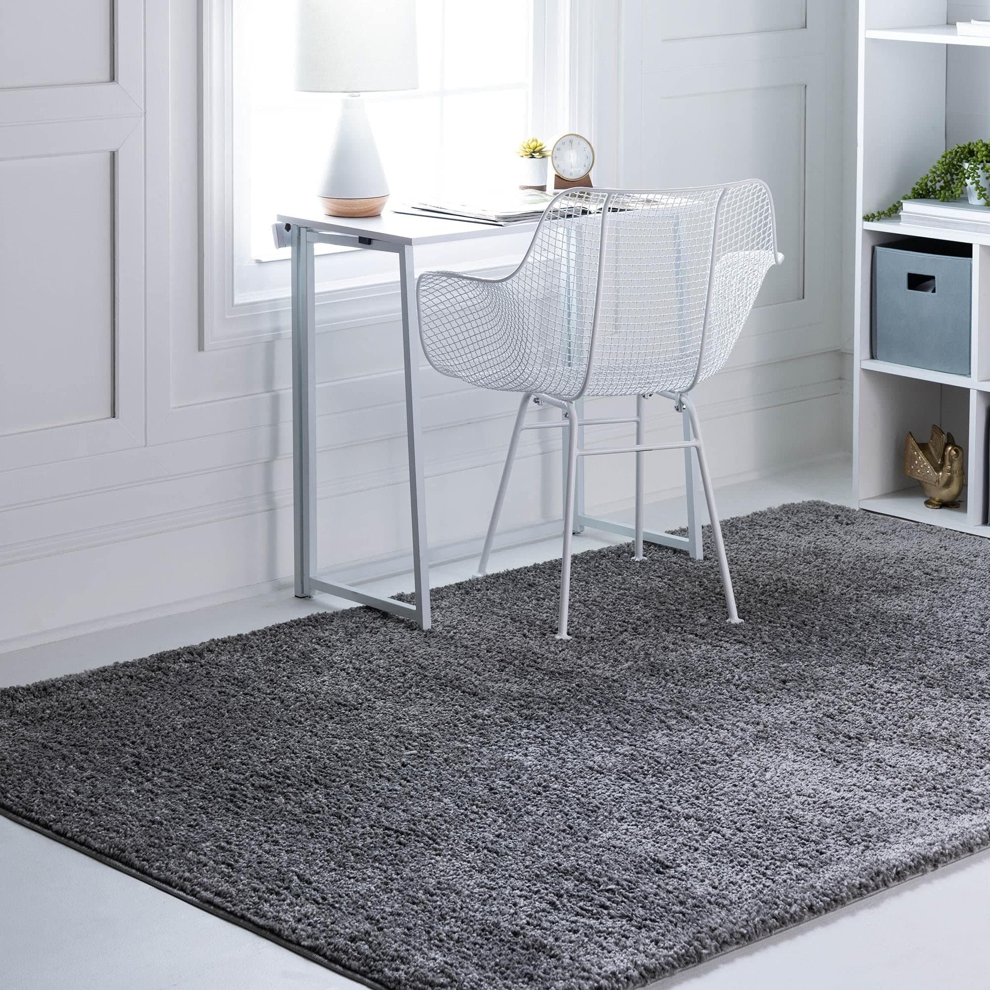 Rugs.com Soft Solid Shag Collection Area Rug – 2x3 Pebble Gray Shag Rug Perfect for Entryways, Kitchens, Breakfast Nooks, Accent Pieces