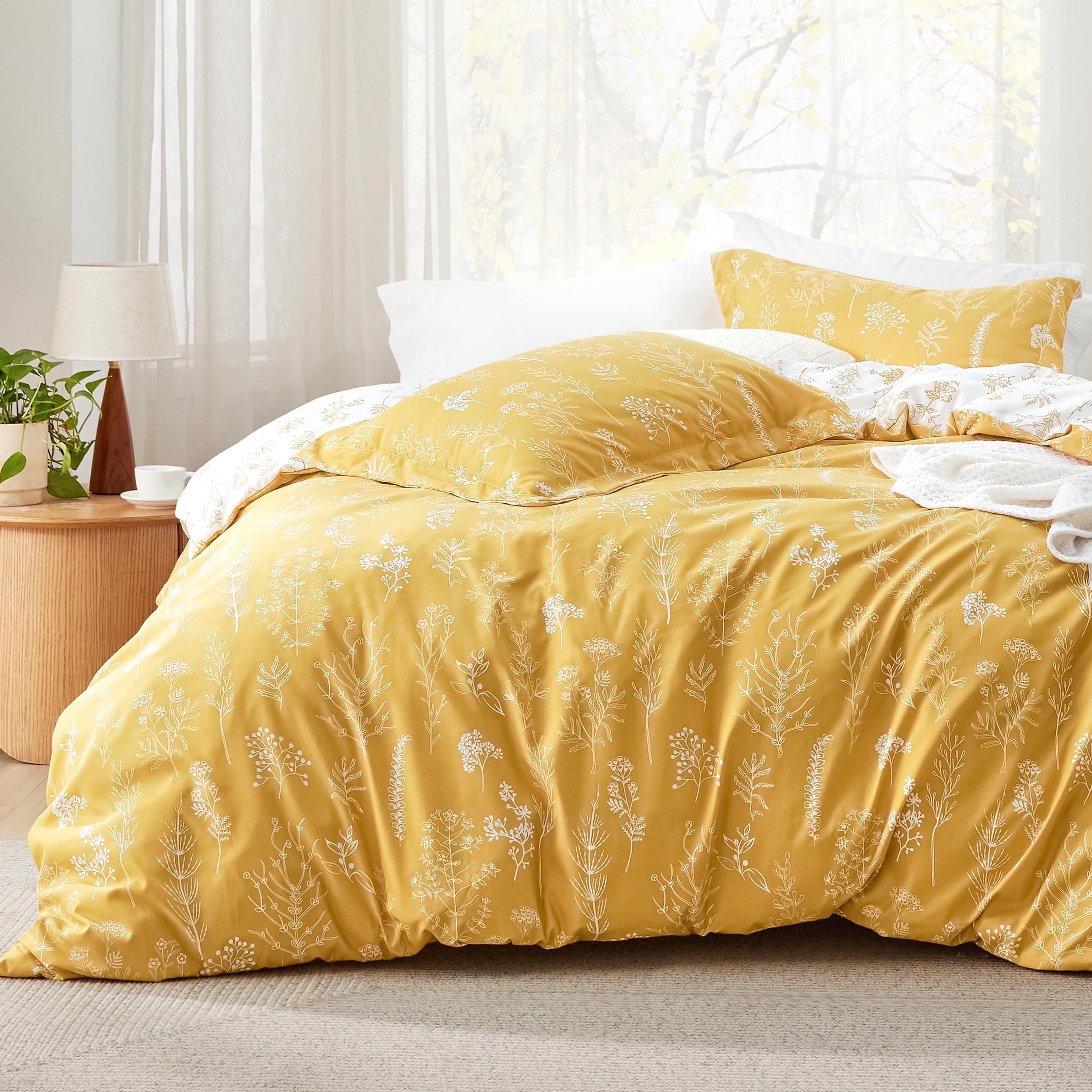 Bedsure Queen Comforter Set - Yellow Bed Set, 3 Pieces Cute Floral Bedding, 1 Soft Reversible Botanical Flowers Comforter and 2 Pillow Shams