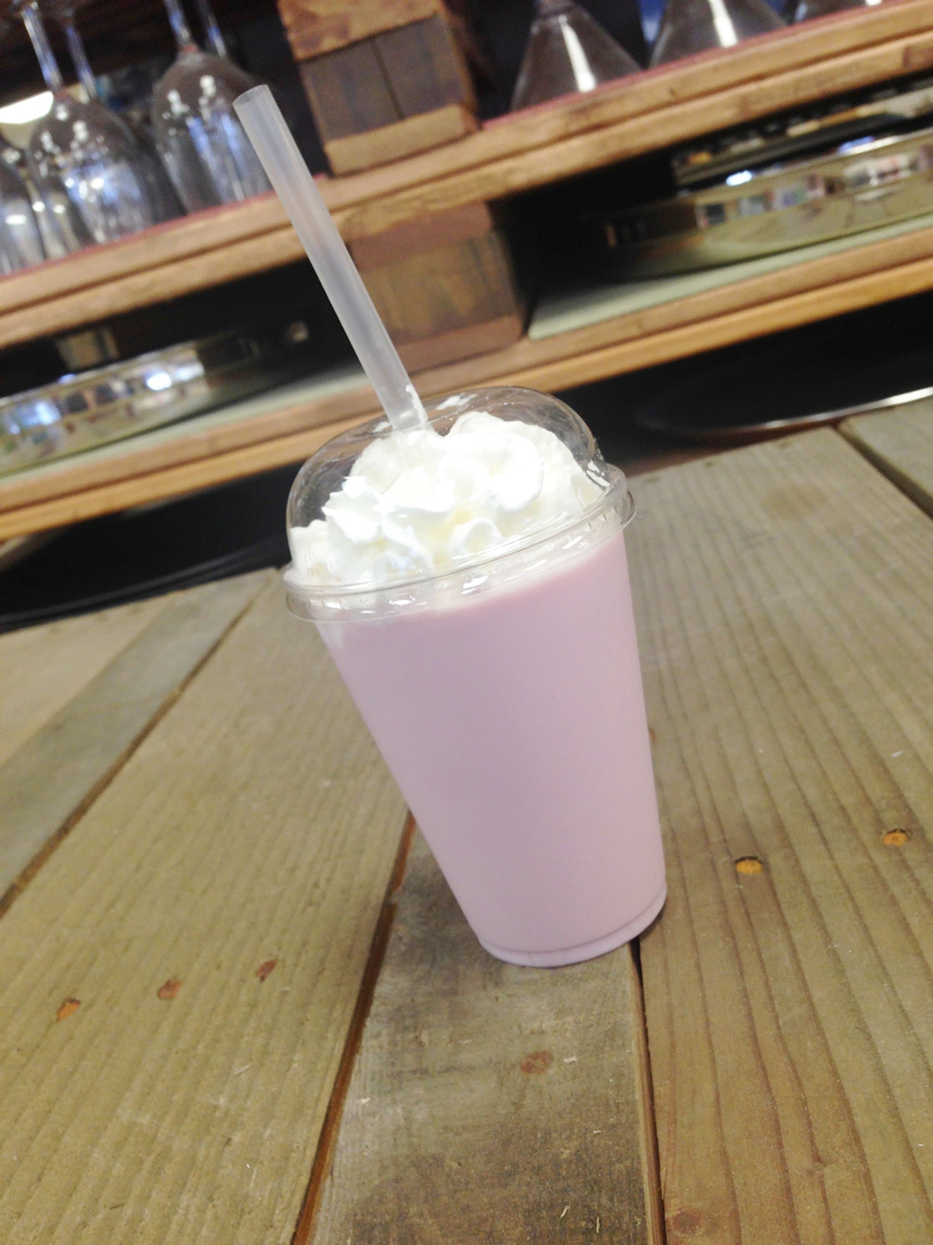 Clear Plastic Cup 20 oz, PACK of 10 with Dome Lid w/ Hole, Includes Clear Smoothie Straws Wrapped