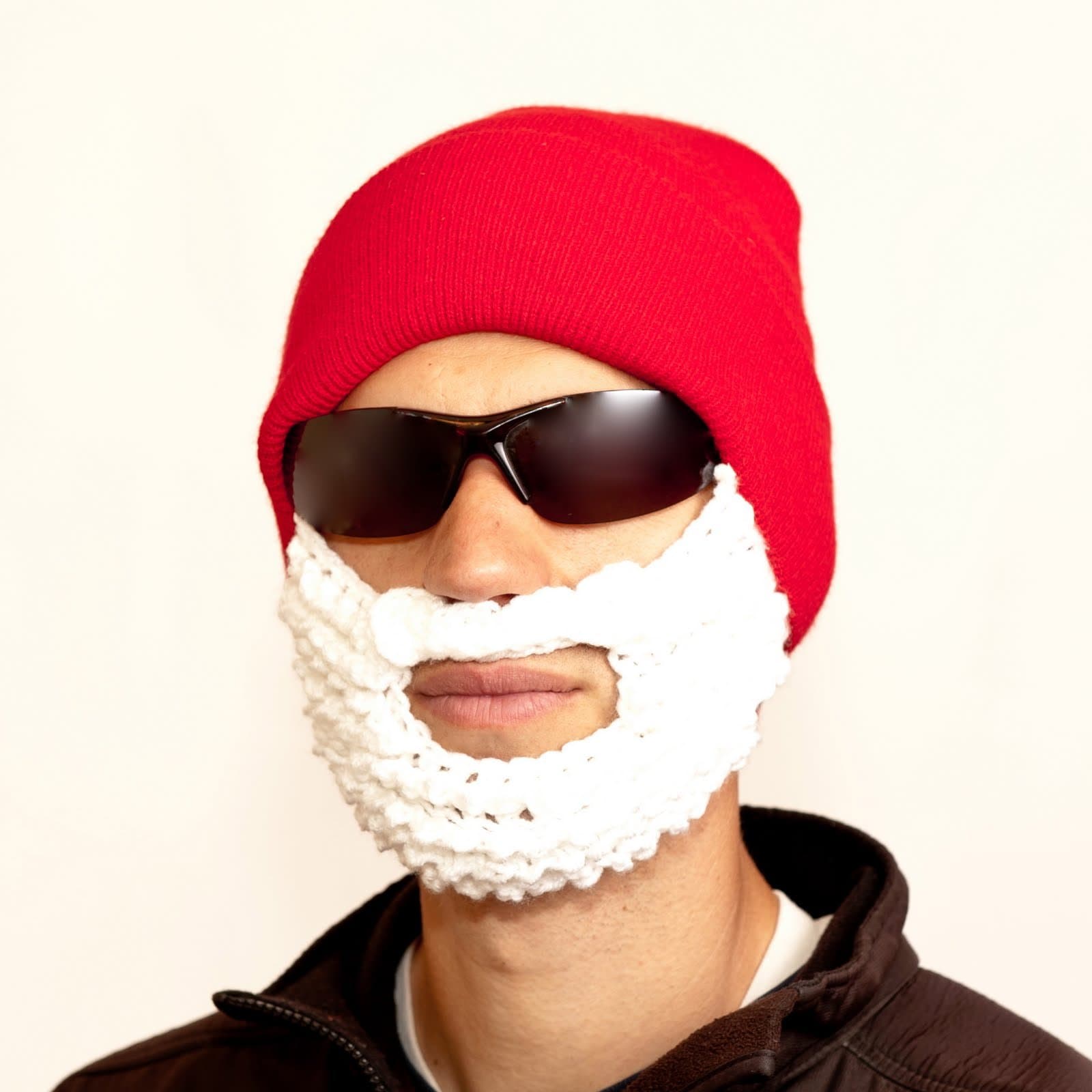 Beard Beanie (Red/ White)