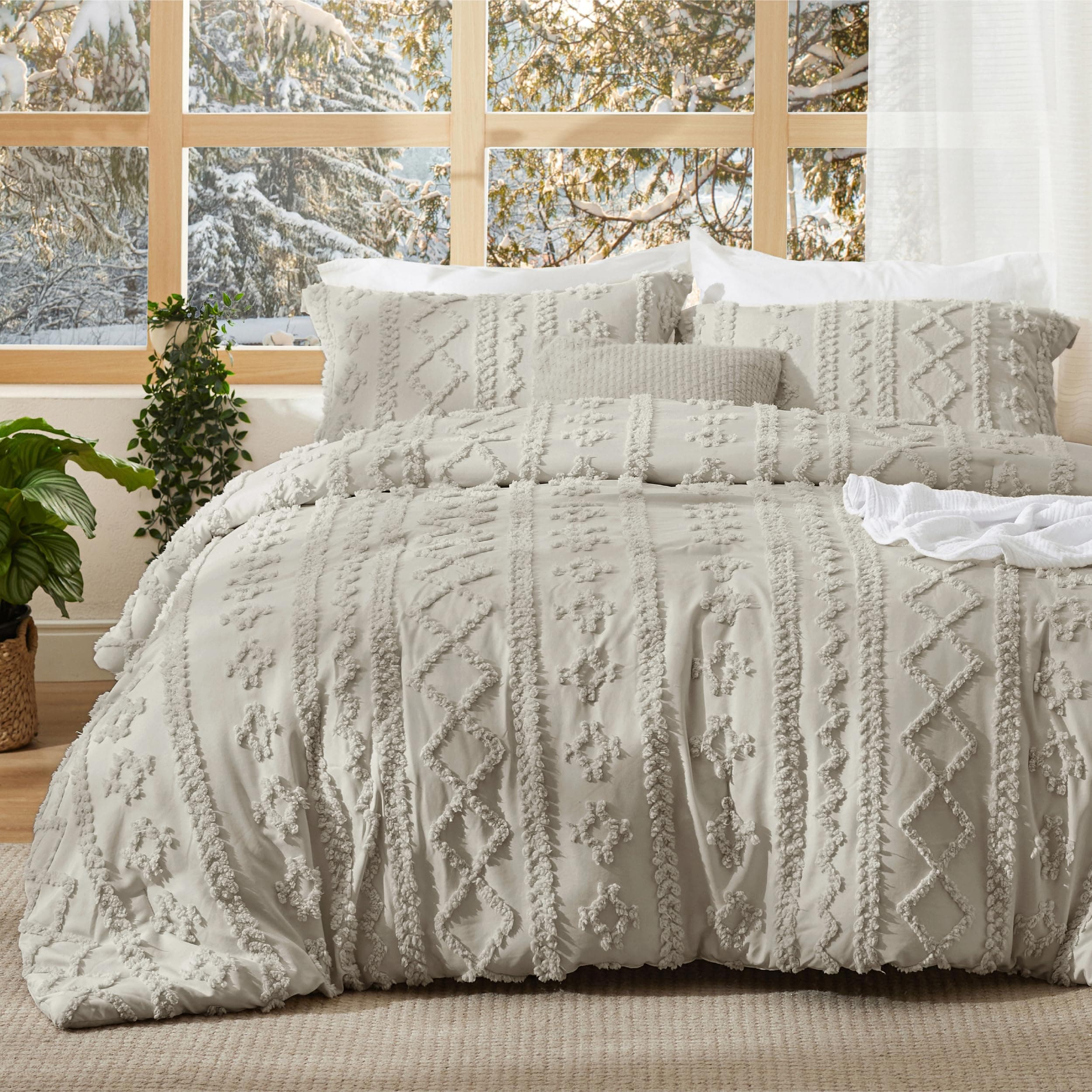 Bedsure Tufted Boho Comforter Set King Size - Linen Boho Bed Set, GentleSoft™ 3 Pieces Farmhouse Shabby Chic Embroidery Bedding, Gifts for Woman, Soft Jacquard King Comforter for All Seasons